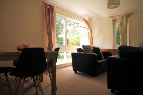 2 bedroom apartment to rent, Dene Court, High Heaton