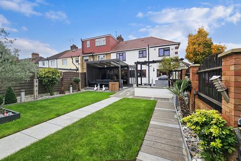 4 bedroom property for sale, Bishop Ken Road, Wealdstone HA3