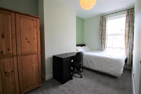 3 bedroom terraced house to rent, Trelawn Avenue, Headingley, Leeds, LS6 3JN