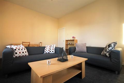 2 bedroom apartment to rent, Westgate Road, City Centre