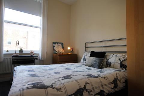 2 bedroom apartment to rent, Westgate Road, City Centre