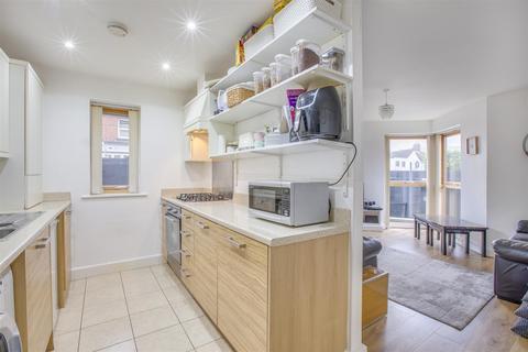 2 bedroom apartment for sale, Lindsay Avenue, High Wycombe HP12