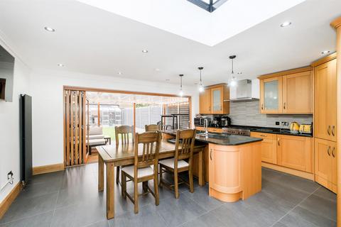 47 Devonshire Road, Ilford, IG2 7EW
