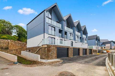 4 bedroom terraced house for sale, Baylys Road, Plymouth PL9