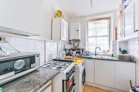 2 bedroom flat for sale, Kinglake Estate, Elephant and Castle, London, SE17