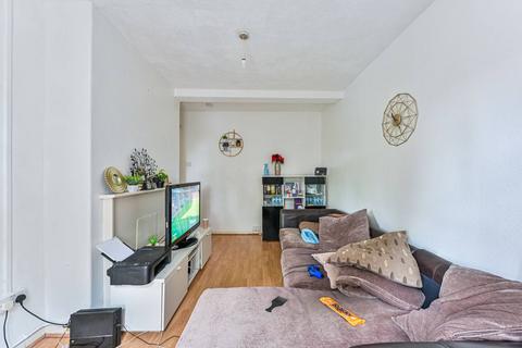 2 bedroom flat for sale, Kinglake Estate, Elephant and Castle, London, SE17