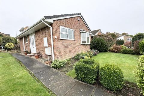 2 bedroom detached bungalow for sale, Grampian Close, Shelley, Huddersfield HD8 8NH