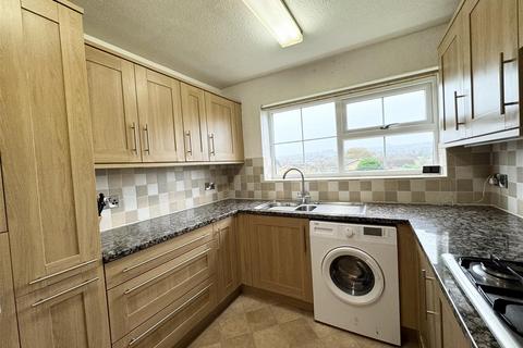 2 bedroom detached bungalow for sale, Grampian Close, Shelley, Huddersfield HD8 8NH