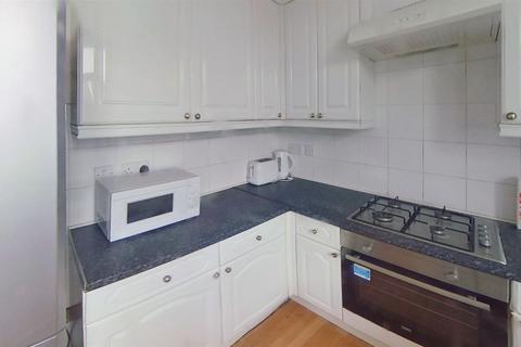 4 bedroom terraced house to rent, Baileys Road, Southsea, Portsmouth