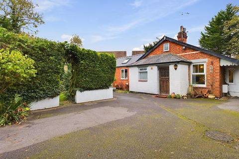 4 bedroom bungalow for sale, Green Lane, Hucclecote, Gloucester, Gloucestershire, GL3