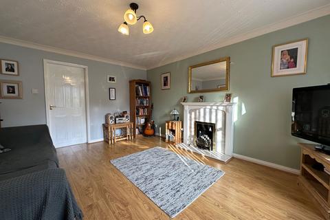 3 bedroom semi-detached house for sale, North Way, Hyde, SK14 1RU