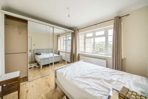 3 bedroom flat to rent, Pitshanger Lane, London W5