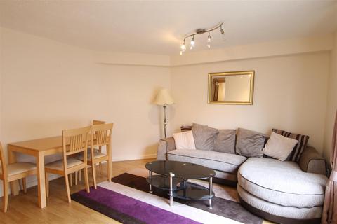 2 bedroom apartment to rent, The Chare, City Centre