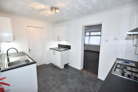 3 bedroom end of terrace house to rent, Geoffrey Crescent, Fareham PO16