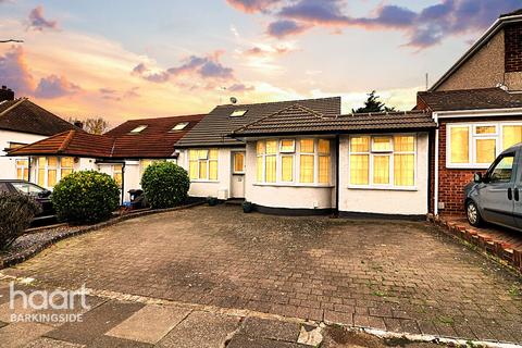 4 bedroom bungalow for sale, Basildon Avenue, Clayhall