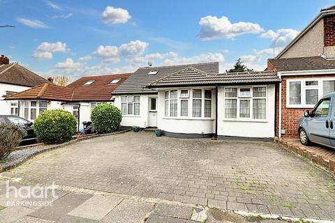 4 bedroom bungalow for sale, Basildon Avenue, Clayhall