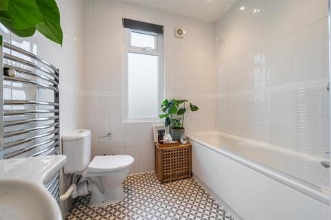 59 Carlton Park Avenue, London, SW20 8BJ