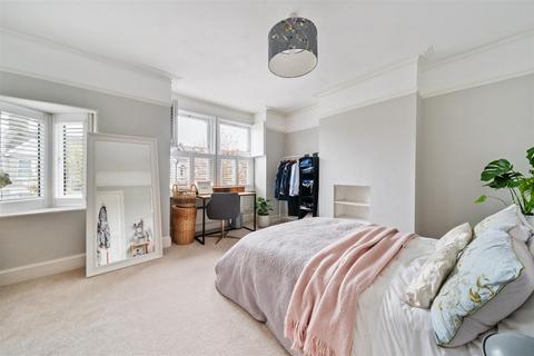 59 Carlton Park Avenue, London, SW20 8BJ