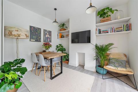 59 Carlton Park Avenue, London, SW20 8BJ