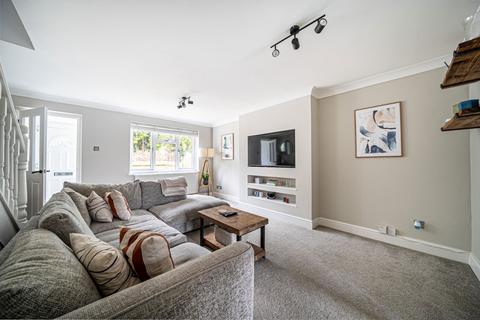 9 Arran Close, Oakley, Basingstoke, RG23 7LG