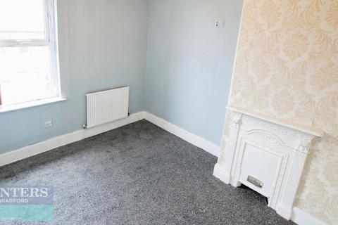 3 bedroom terraced house to rent, Chellow Street, Bradford, BD5 9QG