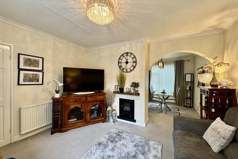 3 bedroom terraced house for sale, Sherwood Avenue, Bradley, Huddersfield, HD2 1RF