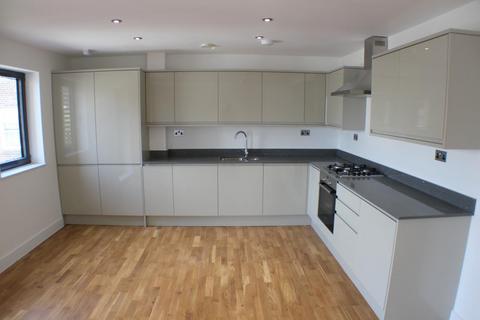 2 bedroom flat to rent, Hillreach, Woolwich, SE18