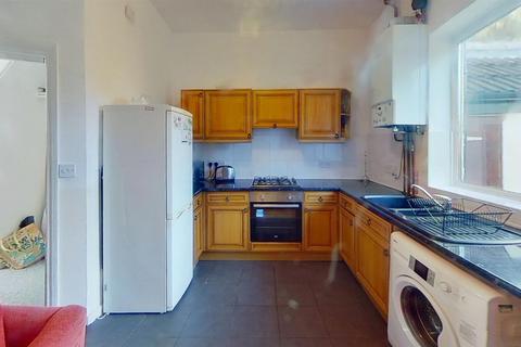 3 bedroom terraced house to rent, Kimberley Road, Southsea, Portsmouth