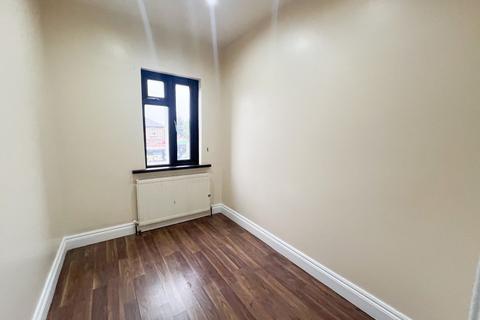 2 bedroom flat to rent, Ripple Road, London, IG11