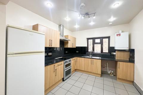 2 bedroom flat to rent, Ripple Road, London, IG11