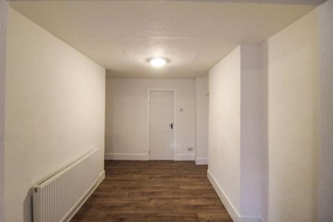 2 bedroom terraced house to rent, Silverdale Street, Kempston, Bedford