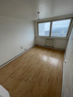 2 bedroom flat to rent, Elliston House, Wellington Street, London, SE18