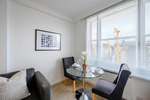 House to rent, Hill Street, Mayfair W1J