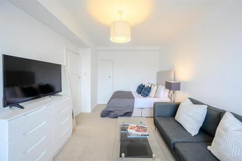 House to rent, Hill Street, Mayfair W1J