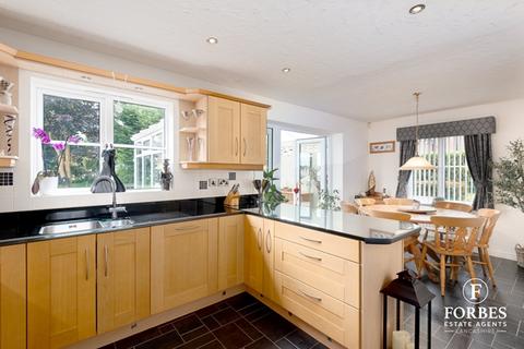 18 Arbour Drive, Blackburn, BB2 4LF