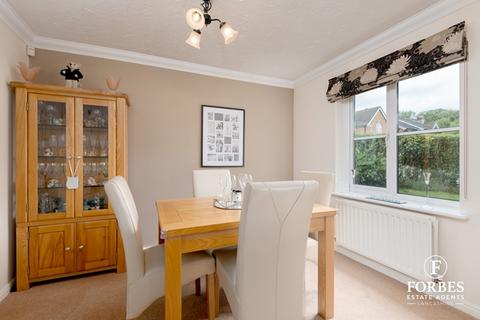 18 Arbour Drive, Blackburn, BB2 4LF