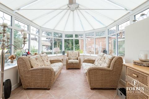 18 Arbour Drive, Blackburn, BB2 4LF