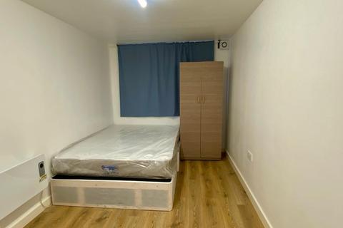 Studio to rent, Mitcham CR4