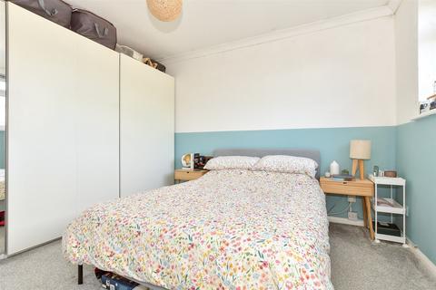 17 Goudhurst Close, Canterbury, CT2 7TU