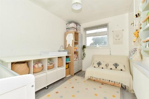 17 Goudhurst Close, Canterbury, CT2 7TU