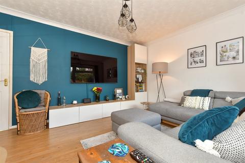 17 Goudhurst Close, Canterbury, CT2 7TU
