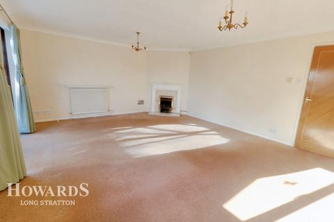 3 bedroom bungalow for sale, Causeway Close, Brockdish