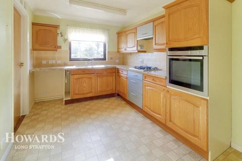 undefined, Causeway Close, Brockdish