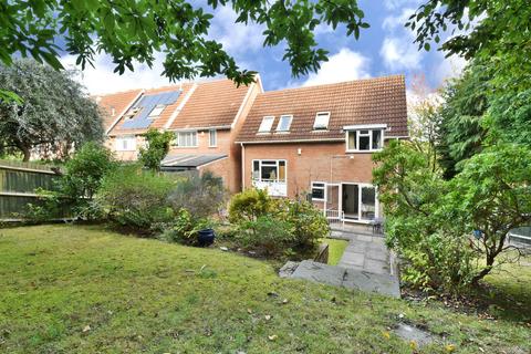 19 Romney Drive, Bromley, BR1 2TE