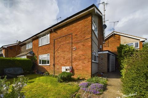 2 bedroom maisonette to rent, Cannock Road, Aylesbury