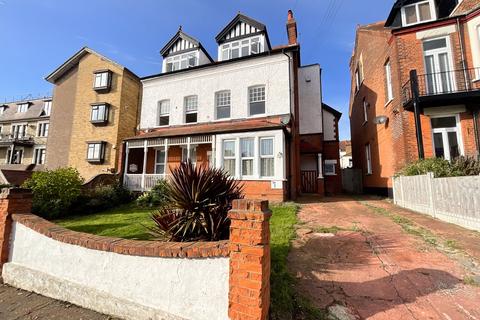 2 bedroom apartment to rent, Westcliff-on-Sea SS0