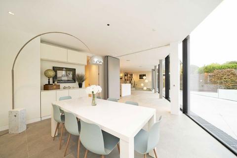 6 bedroom detached house for sale, Chartfield Avenue, London SW15