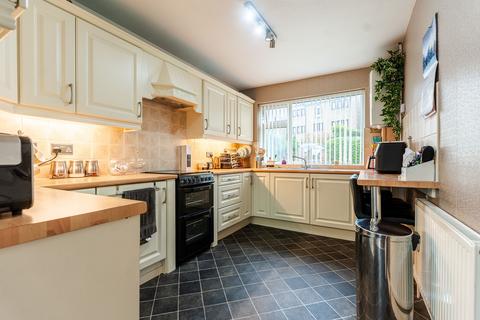 3 bedroom semi-detached bungalow for sale, Kilpin Hill Lane, Dewsbury, WF13