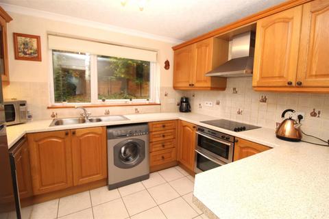 2 bedroom apartment for sale, Stapleton Close, Potters Bar EN6