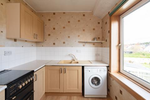 2 Broomlea Crescent, Edinburgh, EH12 7NR